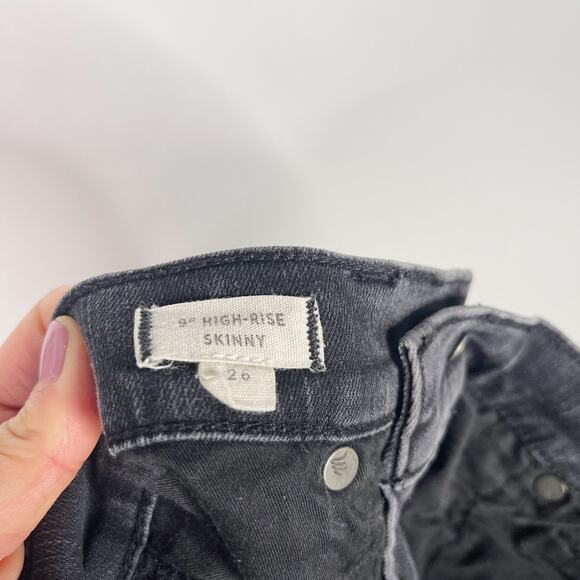 Madewell 26 9" Mid-Rise Skinny Jeans Berkeley Black Button Through Chewed Hems - Picture 8 of 14